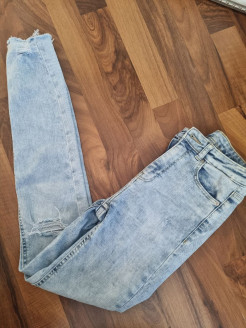 Hellblaue Jeans