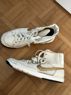Nike beige and gold high sneakers/trainers