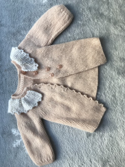 Hand-knitted cardigan for newborns