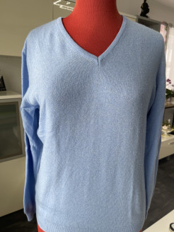 Pretty light blue jumper