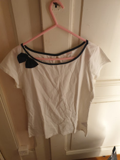 T-shirt with bow