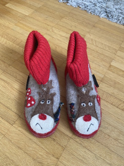 Slippers deer