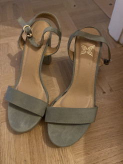 Khaki sandals never worn