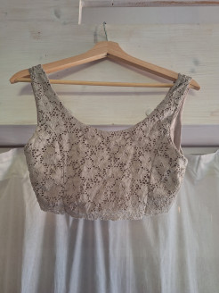 Kurzes Top beige