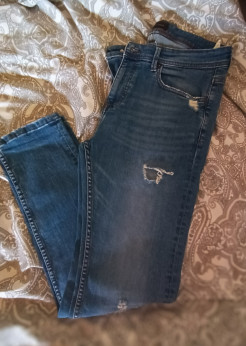 Men's jeans with holes