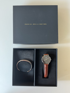 New leather watch and bracelet set (DW)