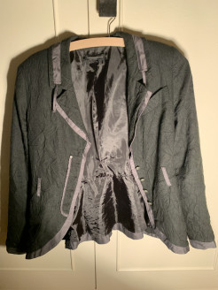 Women's blazer size 40 from the brand Voodoo