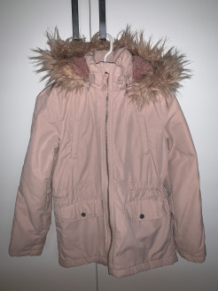 Pink girl's jacket, very little worn, in perfect condition. Size 152