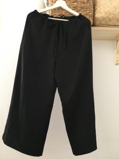 Black flowing trousers