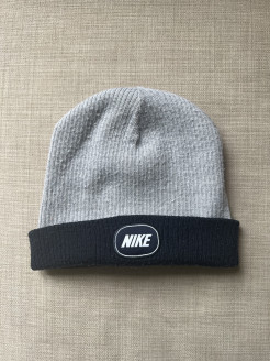 Nike-Mütze zum Wenden