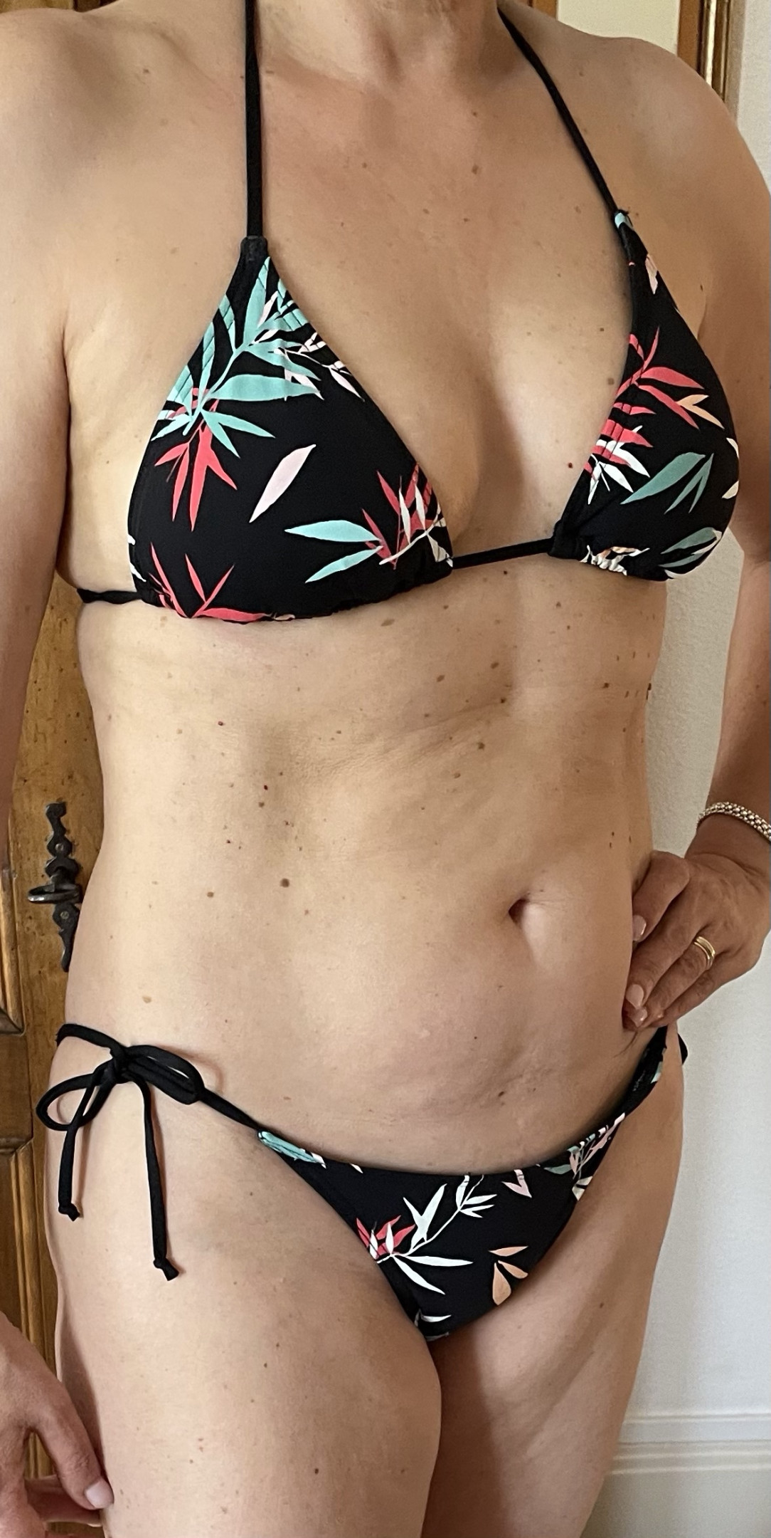 Bikini mit tropischem Druck