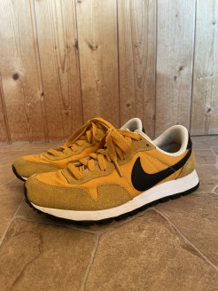 Nike Sneaker gelb