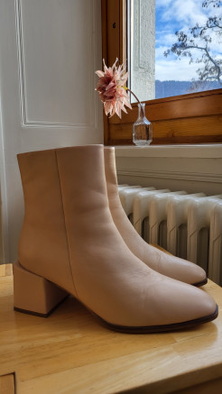 Bottines à talons beije, marque Zign, taille 38, portées 1 fois.