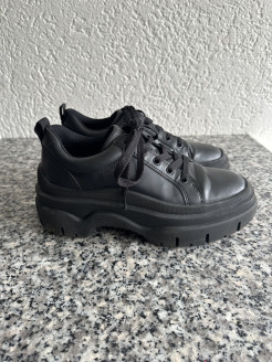 Monki-Schuhe (vegan) t.37