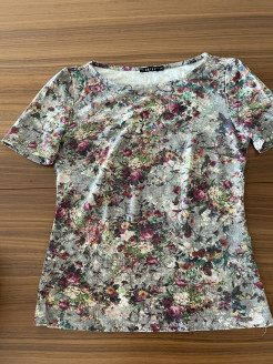 T-Shirt mit Blumenmuster