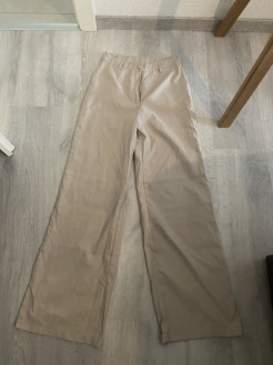 Wide-leg trousers