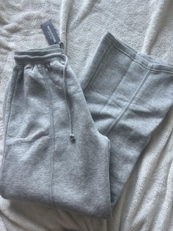 Grey high-waisted jogging suit