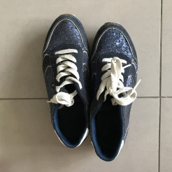 Blaue Sneakers mit Pailletten Größe 38