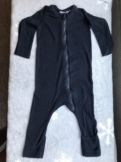 80cm pyjamas with zip fastening