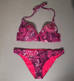 Pink patterned bikini