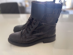 Levi's boots