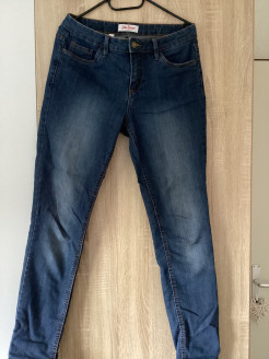 Marineblaue Jeans