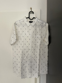 White shirt Size M Forever 21