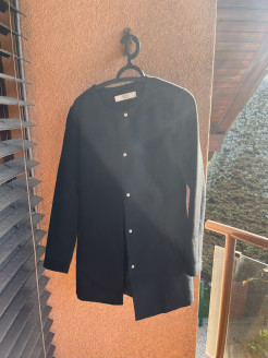 Lightweight mid-length jacket in black