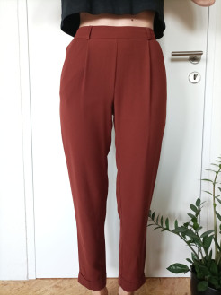 Pantalon en tissu couleur rouille 