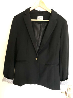 Blazer noir avec intérieur rayé 