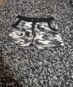 Short en coton imprimé militaire