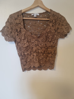 Set of two lace tops