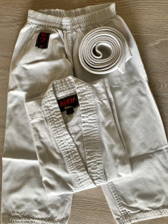 Kimono (karaté, judo, aïkido) taille 120
