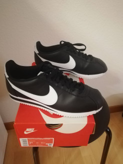 Neue Schuhe Nike Cortez