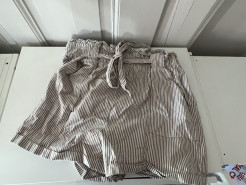 Gestreifte ONLY Shorts