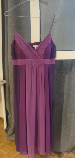 Cocktailkleid, violett, mit schmalen Trägern .