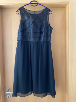 Robe noire de cocktail. Taille 38