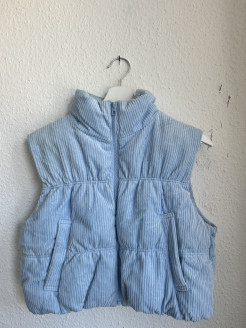 Ärmellose blaue Jacke