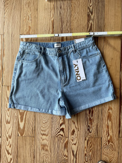 short jeans NEUF