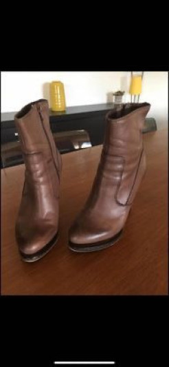 Brown boots, S.37