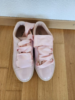 Guess pink sneakers