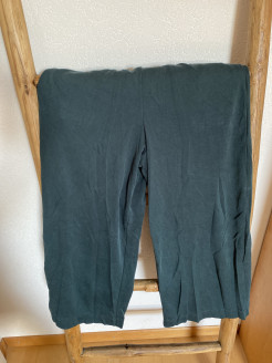 Green wide-leg trousers