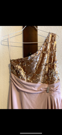 Elegantes langes Kleid in Pastellrosa/Gold