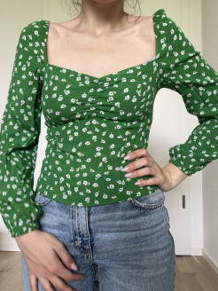 Blouse-pull verte à fleurs