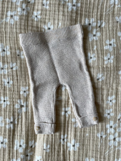 Beige knitted leggings