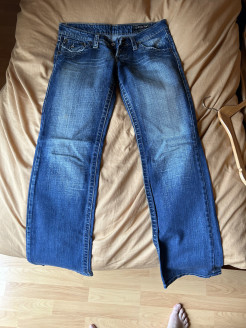 Women's jeans