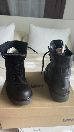 Tommy docs style boots