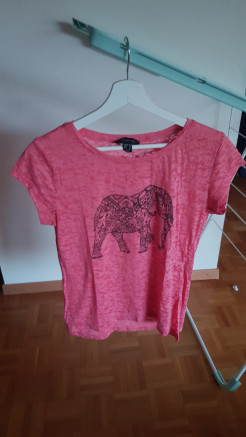 Rosa T-Shirt mit Elefant