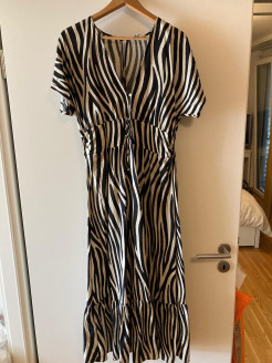 Kleid Animal Print Zebra MANGO Größe XL