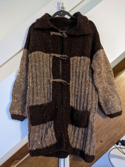 Gilet en laine tricoté à la main - NOUVEAU